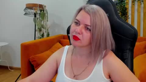 Snapshot of adeleravelle chatting on July 9, 5:11 am AdeleRavelle online show from July 9, 5:11 am