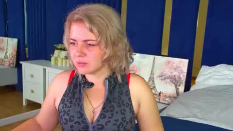 Snapshot of adeleravelle chatting on July 29, 5:16 am AdeleRavelle online show from July 29, 5:16 am