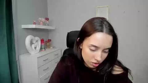 Adele online show from April 8, 12:38 pm