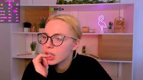 all three for u online show from November 14, 9:08 am