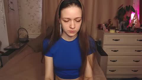 Snapshot of adelin_maxwell chatting on March 9, 11:14 am Lina online show from March 9, 11:14 am