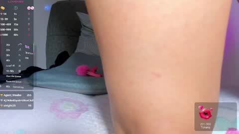 adelinaconte1 online show from May 15, 11:45 pm