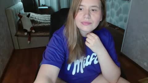 adelinalawson online show from May 16, 4:53 am
