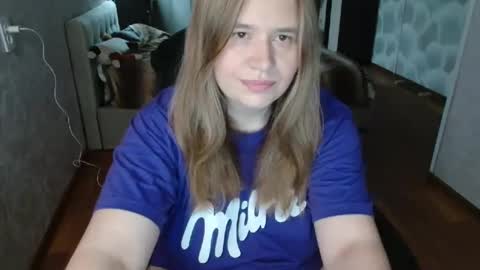 adelinalawson online show from May 24, 3:22 am