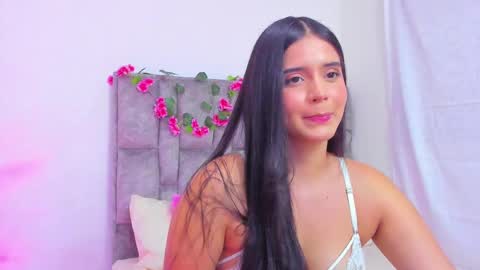 Snapshot of adhara__evanss chatting on January 7, 11:14 pm   online show from January 7, 11:14 pm