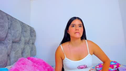 Snapshot of adhara__evanss chatting on January 17, 4:17 am   online show from January 17, 4:17 am