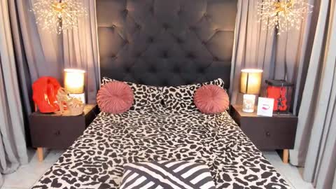 Snapshot of adiannacumforyou chatting on December 13, 9:46 am Siobe online show from December 13, 9:46 am