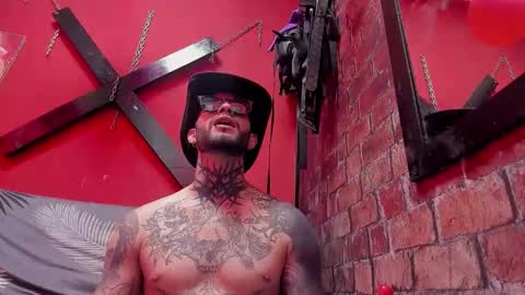 Snapshot of adonisgel999 chatting on February 18, 9:33 pm demon online show from February 18, 9:33 pm