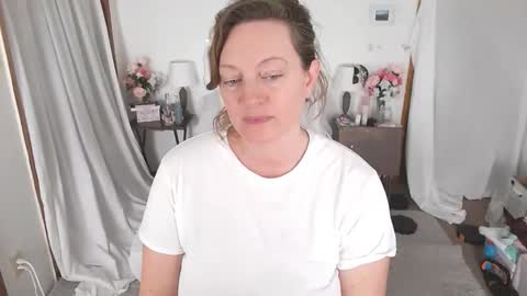 adorable22 online show from May 27, 3:31 pm