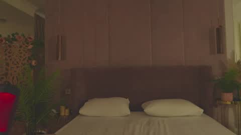 adoracortes online show from April 17, 5:10 am