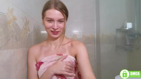 Snapshot of adorielle chatting on May 14, 3:13 am Lia online show from May 14, 3:13 am