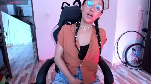 Snapshot of adrena_10 chatting on April 23, 3:36 pm Adrena10 online show from April 23, 3:36 pm