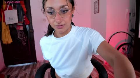 Snapshot of adrena_10 chatting on April 28, 8:25 pm Adrena10 online show from April 28, 8:25 pm