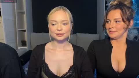 Snapshot of adrenaline_lush chatting on June 14, 10:23 pm Dorothy Mayfield online show from June 14, 10:23 pm