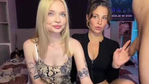 Snapshot of adrenaline_lush chatting on July 3, 9:54 pm Dorothy Mayfield online show from July 3, 9:54 pm