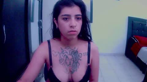 Snapshot of adri_gomez1 chatting on October 13, 6:46 am online show from October 13, 6:46 am