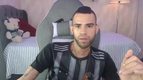 adri_sexboy online show from December 2, 6:10 pm