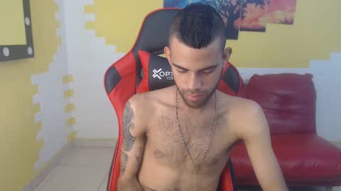 adri_sexboy online show from December 4, 5:22 pm