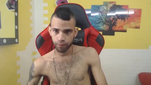 adri_sexboy online show from December 11, 12:44 pm