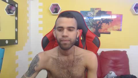 adri_sexboy online show from December 12, 5:48 pm