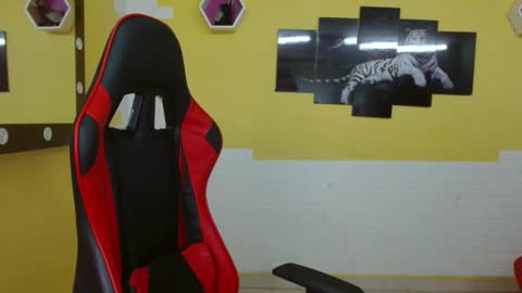 adri_sexboy online show from January 30, 12:37 pm