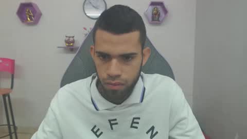 adri_sexboy online show from February 8, 2:05 pm