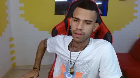 adri_sexboy online show from February 12, 2:10 pm