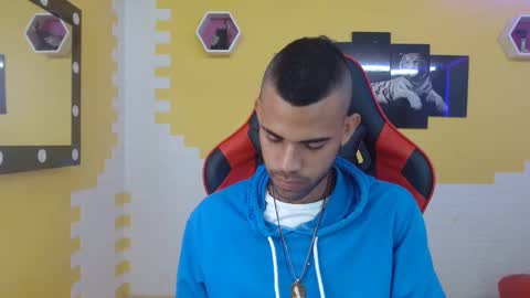 adri_sexboy online show from February 21, 4:16 pm