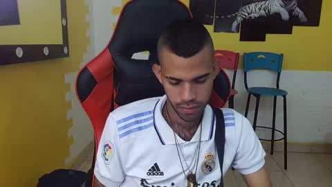 adri_sexboy online show from February 22, 12:29 pm