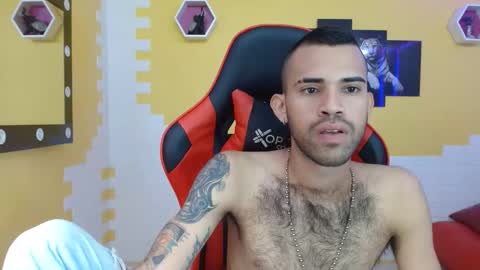 adri_sexboy online show from February 24, 12:59 pm