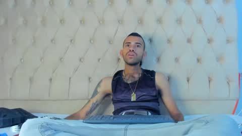 adri_sexboy online show from February 26, 4:35 pm