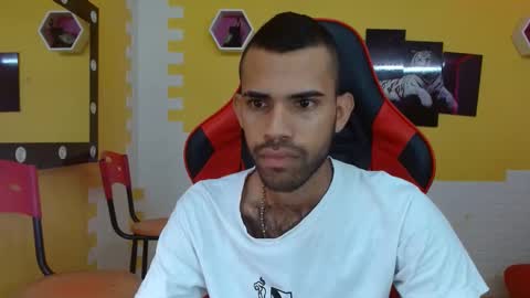 adri_sexboy online show from February 27, 12:13 pm