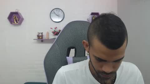 adri_sexboy online show from February 28, 12:52 pm