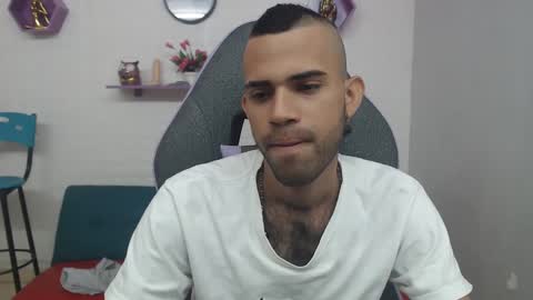 adri_sexboy online show from March 1, 3:27 pm