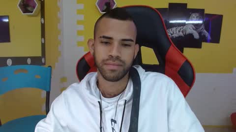 adri_sexboy online show from March 5, 3:40 pm