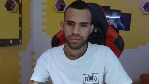 adri_sexboy online show from March 6, 1:35 pm