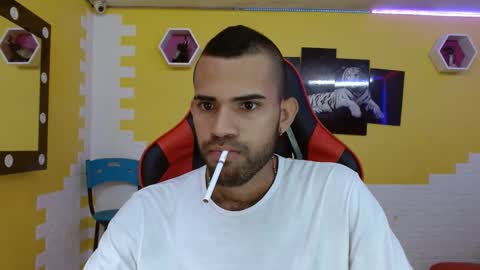 adri_sexboy online show from March 7, 12:34 pm