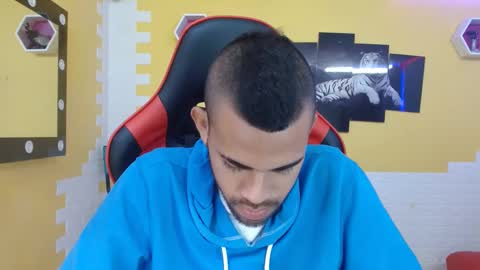 adri_sexboy online show from March 7, 3:39 pm