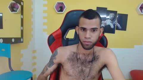 adri_sexboy online show from March 11, 4:51 pm