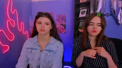 Snapshot of adri_sky chatting on August 3, 1:05 pm adri_sky online show from August 3, 1:05 pm