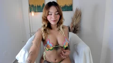 Snapshot of adria_ross chatting on July 15, 12:21 pm Adriana online show from July 15, 12:21 pm