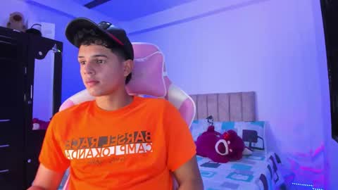 ADRIAN online show from March 25, 7:09 pm