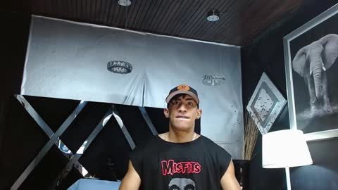 Snapshot of adrian_rae chatting on January 29, 12:02 pm online show from January 29, 12:02 pm