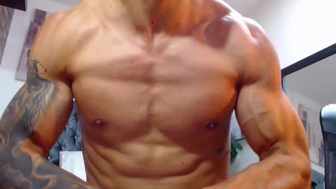 Snapshot of adrian_rae chatting on October 2, 6:37 pm online show from October 2, 6:37 pm