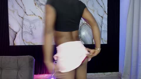 Snapshot of adrian_supercock chatting on February 26, 1:04 am Adrian online show from February 26, 1:04 am