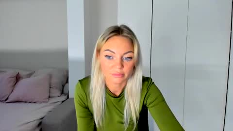 Adriana online show from May 16, 6:43 am