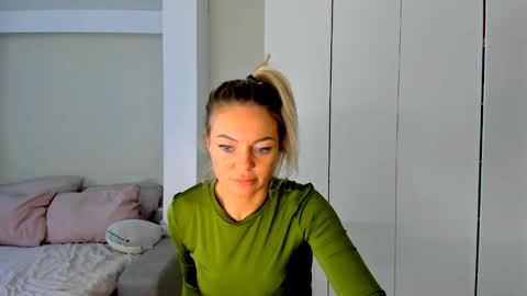 Adriana online show from May 17, 6:22 am