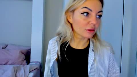 Adriana online show from May 25, 7:36 am