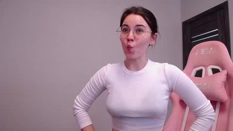 Snapshot of adriana_meow246 chatting on November 21, 6:12 am Adriana online show from November 21, 6:12 am