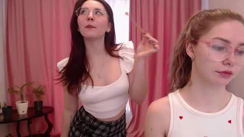 Snapshot of adriana_meow246 chatting on February 16, 7:04 am Adriana online show from February 16, 7:04 am